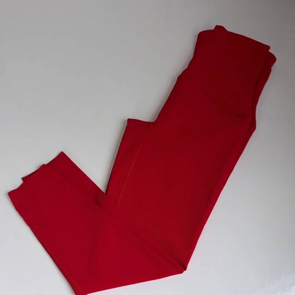 NWOT SPANX Booty Boost Active 7/8 Contour Ribbed Red Legging Small - Picture 4 of 8